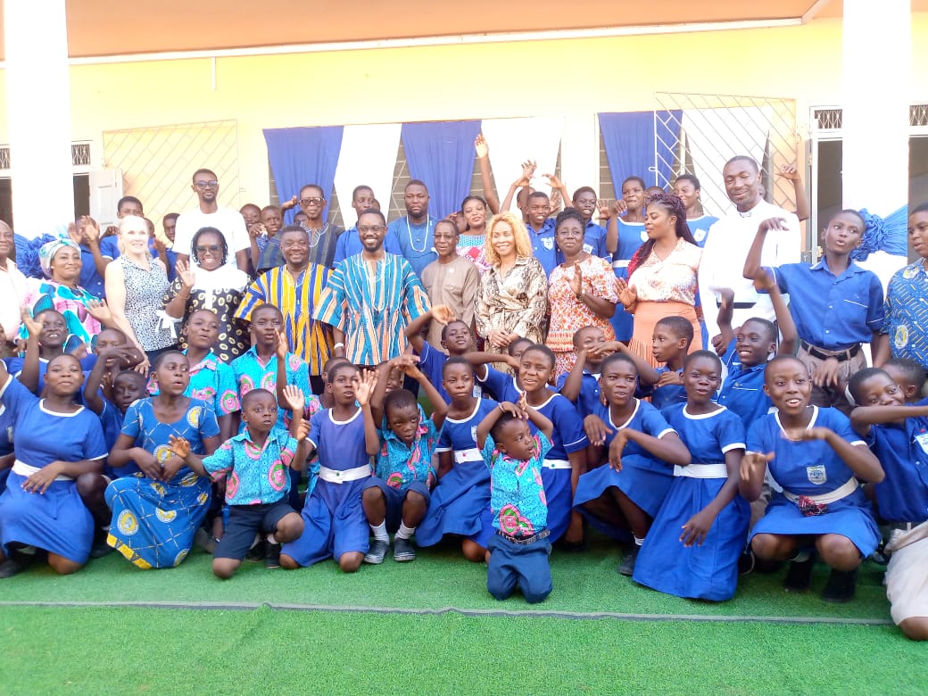 Osu Stool Council hands over fully furnished children’s library to St. Barnabas Anglican School